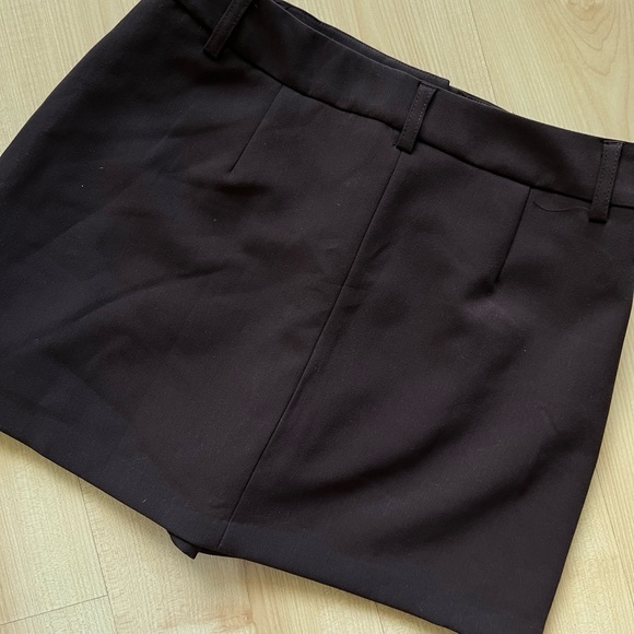 Dynamite High Waist Brown Shorts - Picture 4 of 5